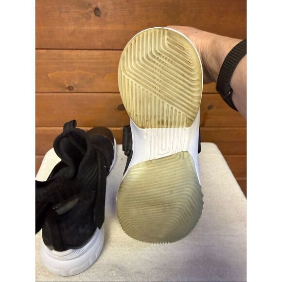 Nike LeBron Soldier 12 SFG in black/white Sz 8 A04054-005